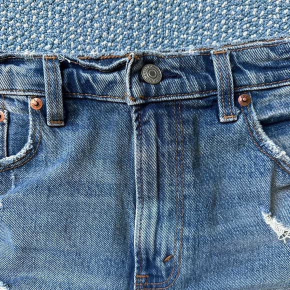 Abercrombie- The Mom Short- High Rise - Picture 3 of 6